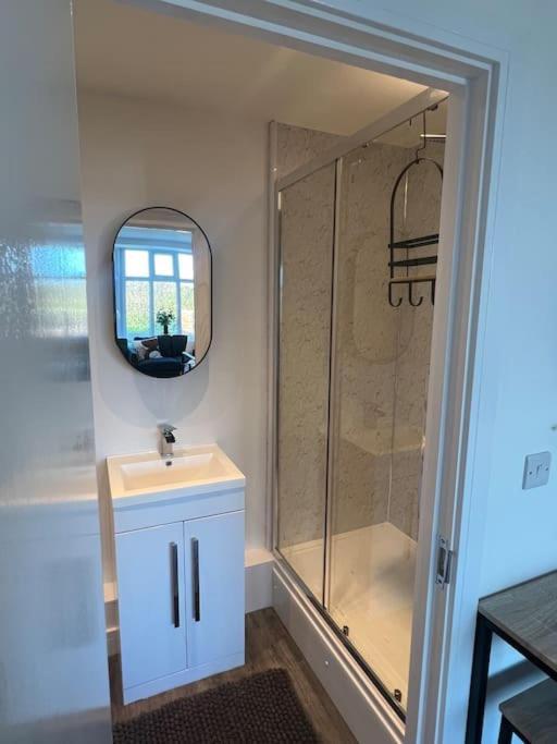 בריסטול Abbotsbury 1 Bed Studio Opposite Uwe Free Parking מראה חיצוני תמונה